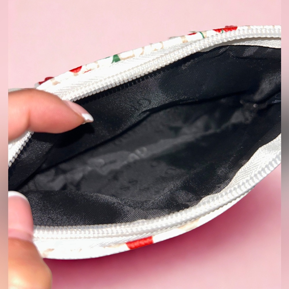 NWT GUESS | 2-Piece Cherry Print Makeup & Brush Bag Set - Picture 6 of 10